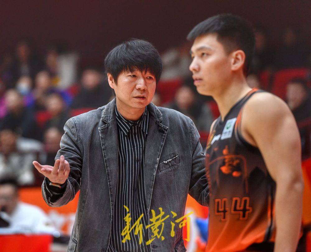 平顶山男篮外援得分王，带队击败对手