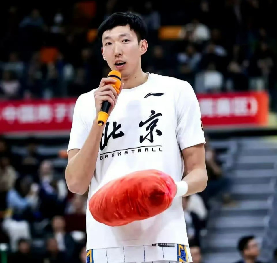包含男篮热身赛回顾：周琦16分9篮板，中国不敌斯洛文尼亚的词条