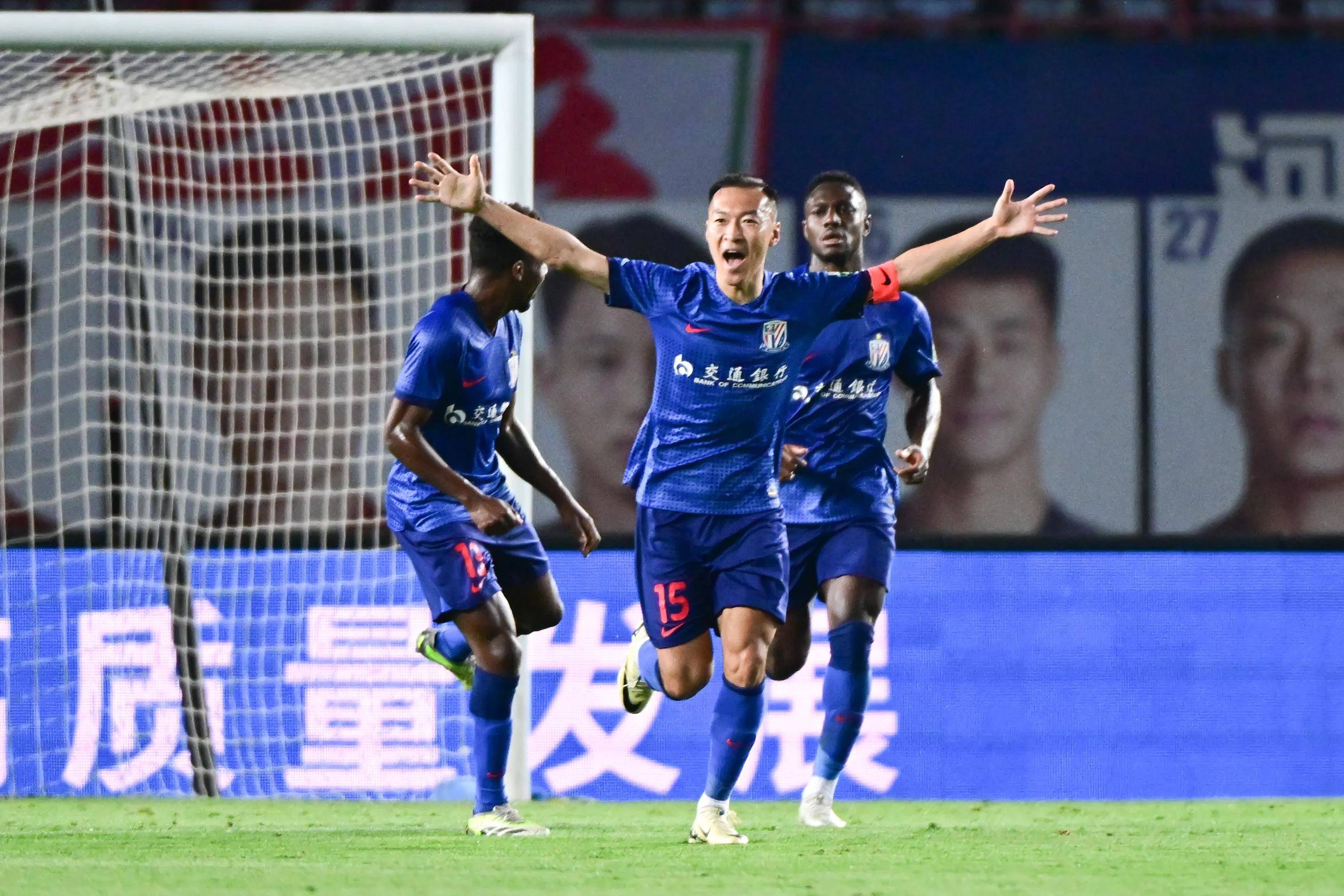 包含浙江2-3河南，申花3-2海港！西海岸2-0！足协杯8强出炉-中超占7席的词条