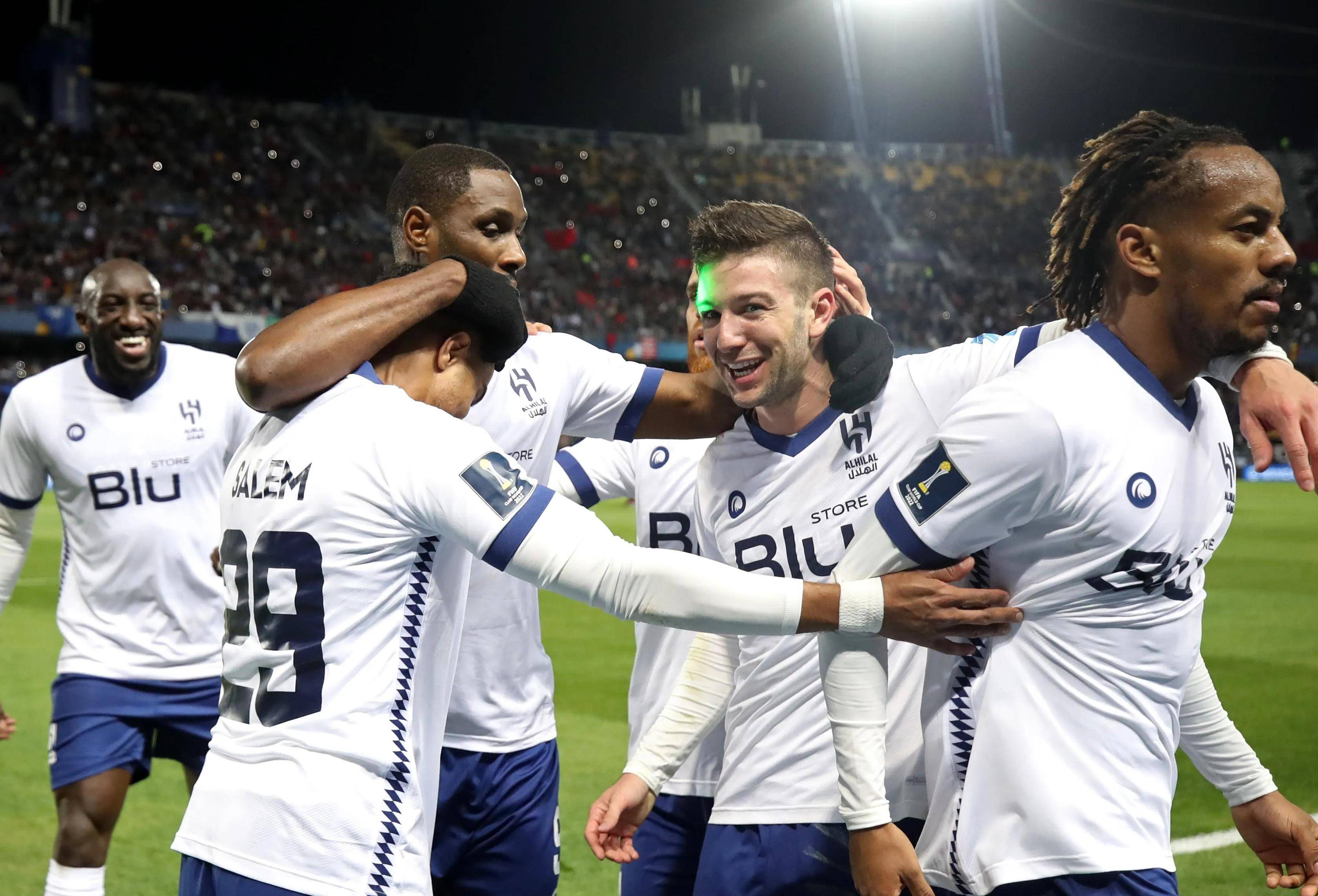 世俱杯半决赛-巴黎3-0皇马：新王对决旧王，名帅少帅斗法